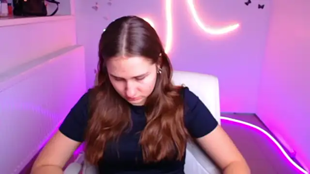 Snapshot of Stefanie_Sweet chatting on 11-19-25, 06:35 Stefanie Sweet online show from 11-19-25, 06:35