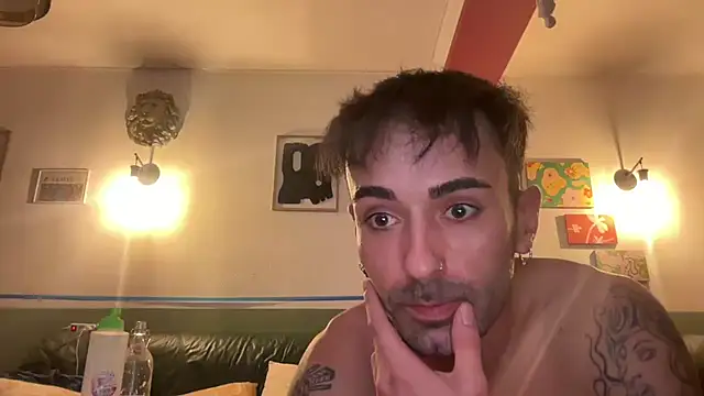 Snapshot of bertfaust chatting on 10-03-25, 09:23 bertfaust online show from 10-03-25, 09:23