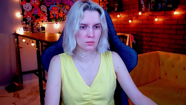 Snapshot of BethanyCloud chatting on 05-15-26, 02:18 BethanyCloud online show from 05-15-26, 02:18