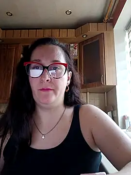 Snapshot of Amandda_ chatting on 10-31-25, 10:27 Amandda online show from 10-31-25, 10:27