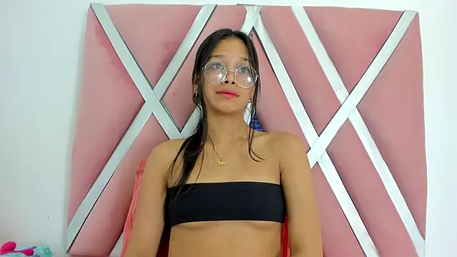 victoriavelasquez online show from 10-27-25, 09:41