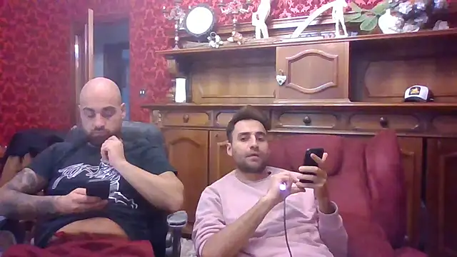 Snapshot of omihaze94 chatting on 10-19-25, 04:18 omihaze94 online show from 10-19-25, 04:18