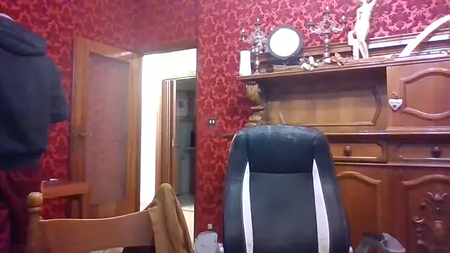 Snapshot of omihaze94 chatting on 12-14-25, 08:46 omihaze94 online show from 12-14-25, 08:46