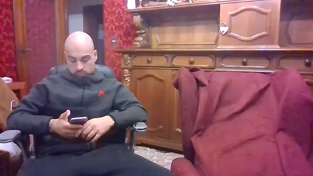 Snapshot of omihaze94 chatting on 12-17-25, 08:15 omihaze94 online show from 12-17-25, 08:15