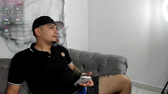 OwenStonne  online show from 10-31-25, 04:13