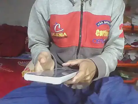 mala2580 online show from 12-18-25, 06:47