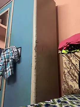 Snapshot of crazy111girl chatting on 11-10-25, 08:46 crazy111girl online show from 11-10-25, 08:46