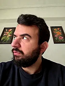 Snapshot of mhtsos331 chatting on 11-09-25, 10:35 mhtsos331 online show from 11-09-25, 10:35