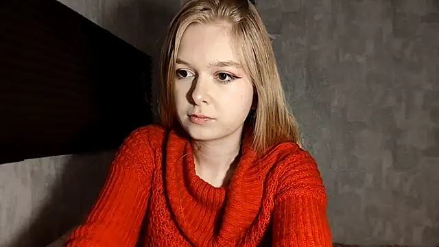 Snapshot of LiaVibes chatting on 12-15-25, 09:02 LiaVibes online show from 12-15-25, 09:02