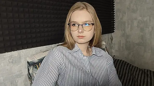 LiaVibes online show from 03-06-26, 05:37