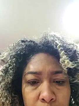 BiiancaEstradaa online show from 10-22-25, 02:17