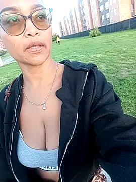 BiiancaEstradaa online show from 04-09-26, 10:48