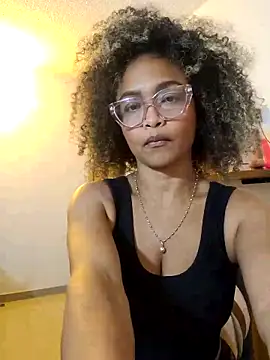 BiiancaEstradaa online show from 04-26-26, 01:36