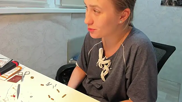 sofamuffin online show from 11-22-25, 01:48