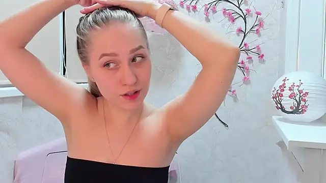 sofamuffin online show from 03-18-26, 11:52