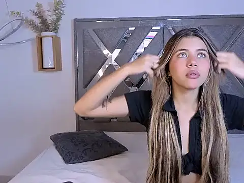 Zaira Luxe online show from 12-03-25, 02:04