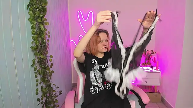 Elieiza xo online show from 10-21-25, 02:34