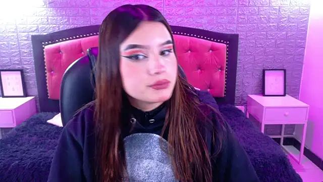 Natalie loffreda online show from 10-16-25, 03:18