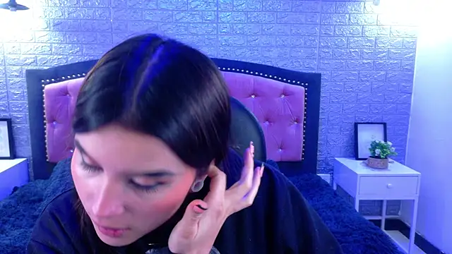 Natalie loffreda online show from 10-21-25, 03:07