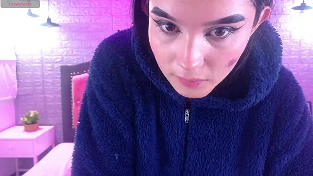 Natalie loffreda online show from 01-12-26, 03:34