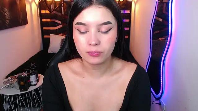 Natalie loffreda online show from 04-17-26, 08:23