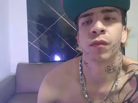 Snapshot of Dan_jonson15 chatting on 09-11-25, 05:35 Dan jonson15 online show from 09-11-25, 05:35