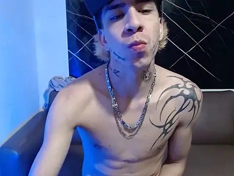 Snapshot of Dan_jonson15 chatting on 09-17-25, 11:17 Dan jonson15 online show from 09-17-25, 11:17