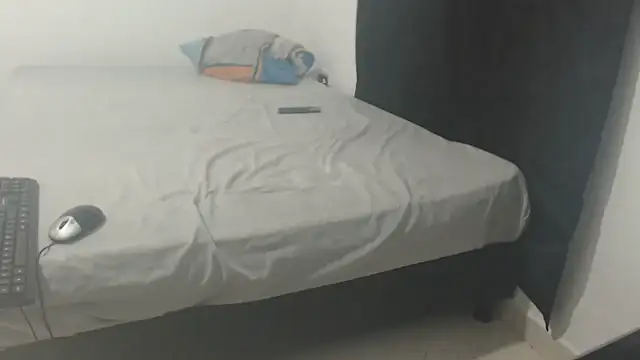 Snapshot of Dan_jonson15 chatting on 10-24-25, 04:58 Dan jonson15 online show from 10-24-25, 04:58