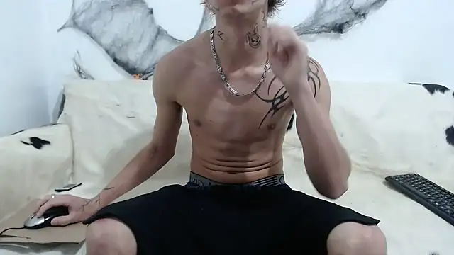 Snapshot of Dan_jonson15 chatting on 10-31-25, 11:28 Dan jonson15 online show from 10-31-25, 11:28