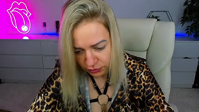 Anna Snows online show from 10-03-25, 05:37