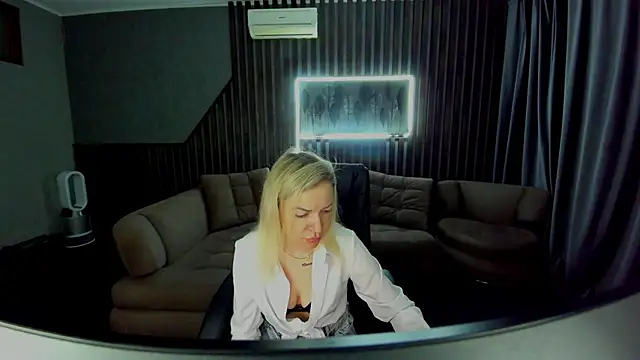 Anna Snows online show from 10-13-25, 05:40