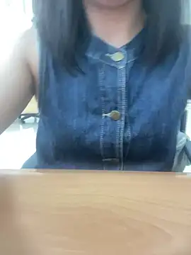 Snapshot of -NhaKy22 chatting on 05-07-26, 01:55 -NhaKy22 online show from 05-07-26, 01:55