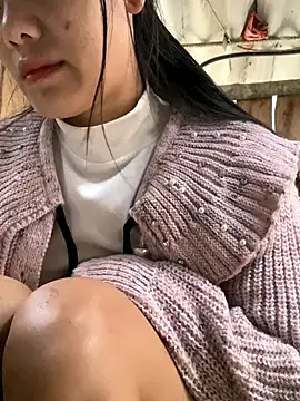 PhanHaa online show from 12-17-25, 12:16