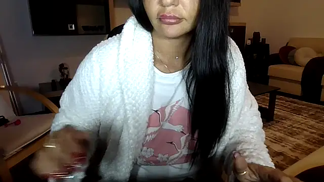 Snapshot of Ella_sweety00 chatting on 05-06-26, 11:21 Ella sweety00 online show from 05-06-26, 11:21