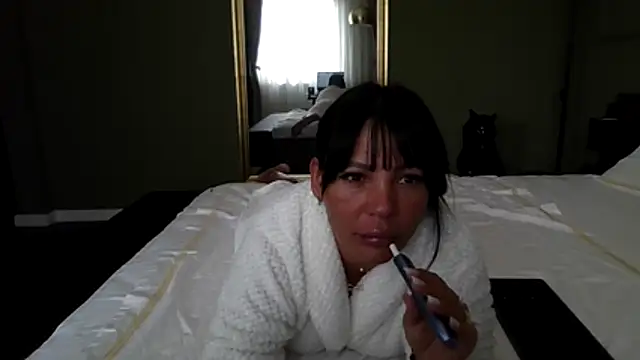Snapshot of Ella_sweety00 chatting on 06-03-26, 06:49 Ella sweety00 online show from 06-03-26, 06:49