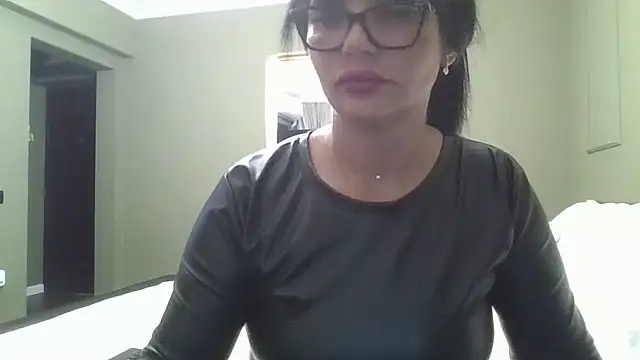 Snapshot of Ella_sweety00 chatting on 06-10-26, 06:51 Ella sweety00 online show from 06-10-26, 06:51