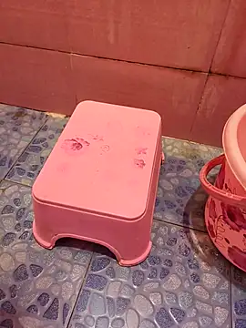 Snapshot of Alimbaby chatting on 09-23-25, 09:34 Alimbaby online show from 09-23-25, 09:34