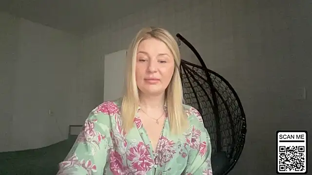 Blondie xoxoxo online show from 04-25-26, 08:28