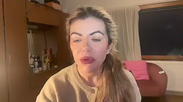 Snapshot of princess17 chatting on 03-02-26, 08:59 princess17 online show from 03-02-26, 08:59