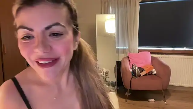 Snapshot of princess17 chatting on 03-16-26, 09:13 princess17 online show from 03-16-26, 09:13