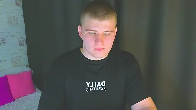 Snapshot of kittenmurr chatting on 10-08-25, 02:47 kittenmurr online show from 10-08-25, 02:47