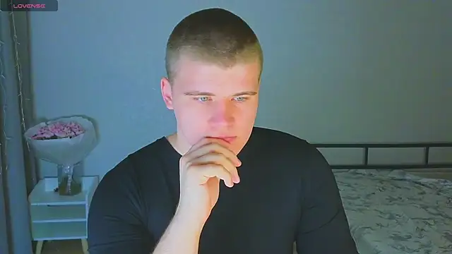 Snapshot of kittenmurr chatting on 11-03-25, 09:16 kittenmurr online show from 11-03-25, 09:16