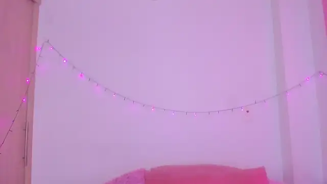 Snapshot of Abby_roussee chatting on 11-12-25, 12:38 Abby roussee online show from 11-12-25, 12:38