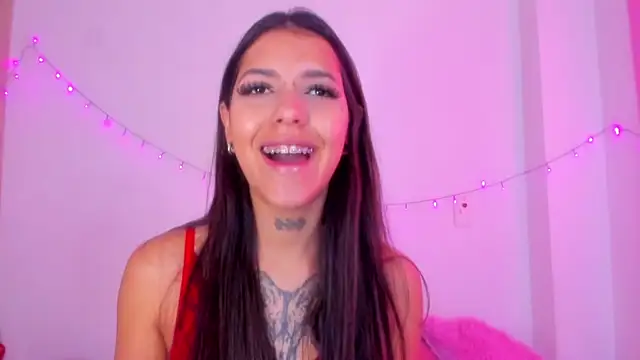 Snapshot of Abby_roussee chatting on 11-25-25, 03:01 Abby roussee online show from 11-25-25, 03:01