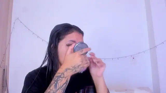 Snapshot of Abby_roussee chatting on 12-03-25, 11:08 Abby roussee online show from 12-03-25, 11:08