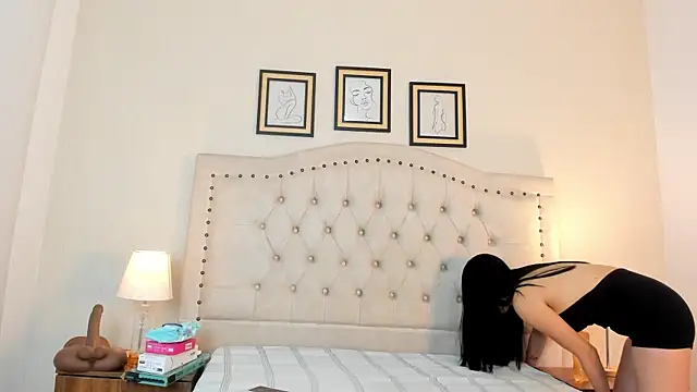 natasha moreno online show from 04-22-26, 12:18