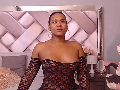 Snapshot of Ashleyroberst chatting on 10-22-25, 10:04 Ashleyroberst online show from 10-22-25, 10:04