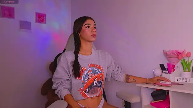 BrunetteAdams001 online show from 01-17-26, 05:45