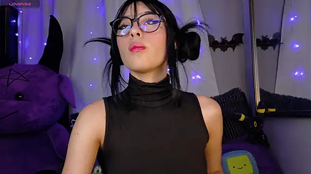 Snapshot of Shar_Succubus chatting on 09-23-25, 12:57 Shar Succubus online show from 09-23-25, 12:57