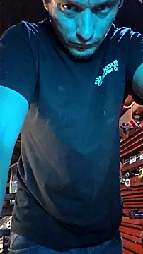 Snapshot of twistafatpipe chatting on 09-25-25, 04:05 twistafatpipe online show from 09-25-25, 04:05